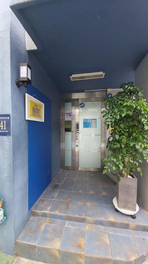 Buzz Guesthouse Hostel Seoul Exterior photo