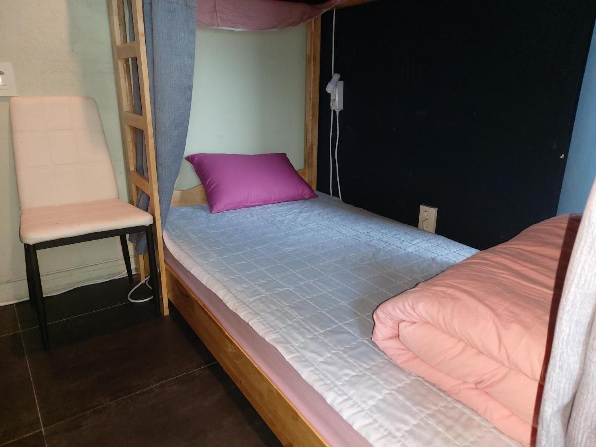 Buzz Guesthouse Hostel Seoul Exterior photo