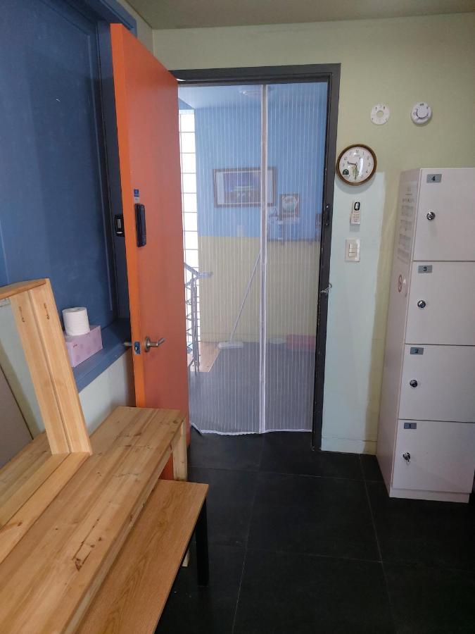 Buzz Guesthouse Hostel Seoul Exterior photo