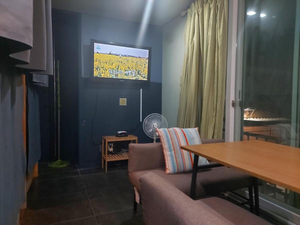 Buzz Guesthouse Hostel Seoul Exterior photo