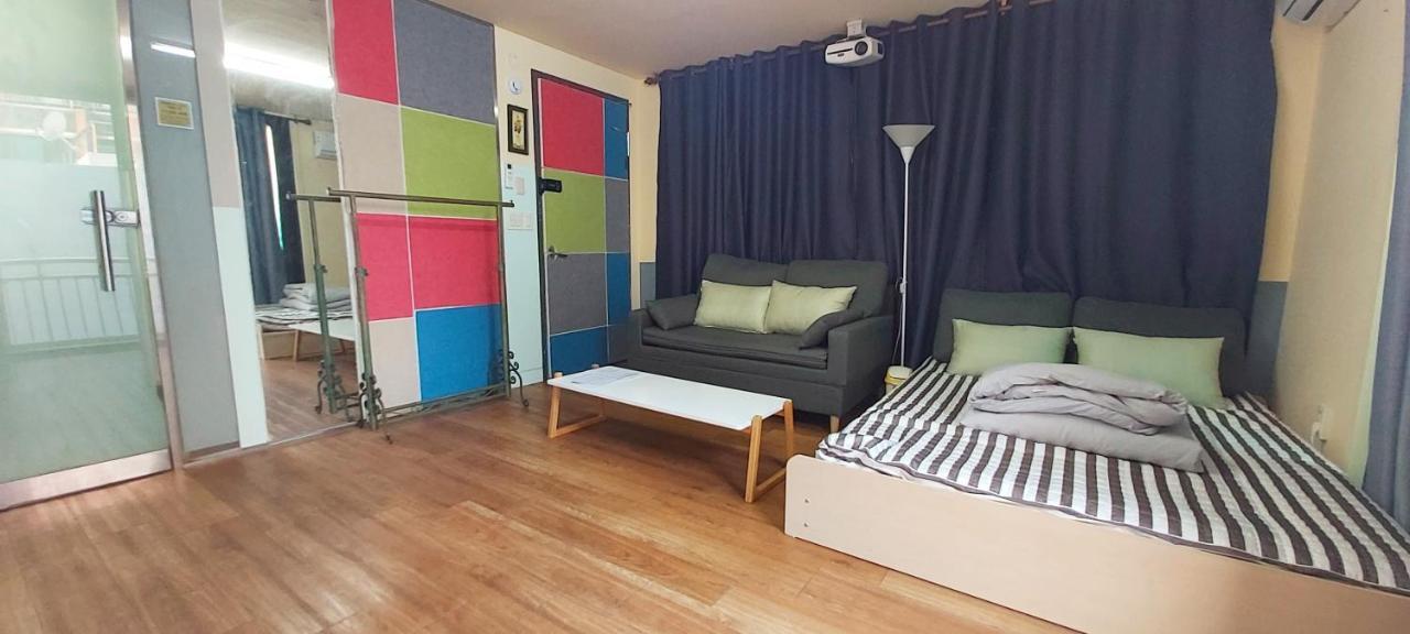 Buzz Guesthouse Hostel Seoul Exterior photo