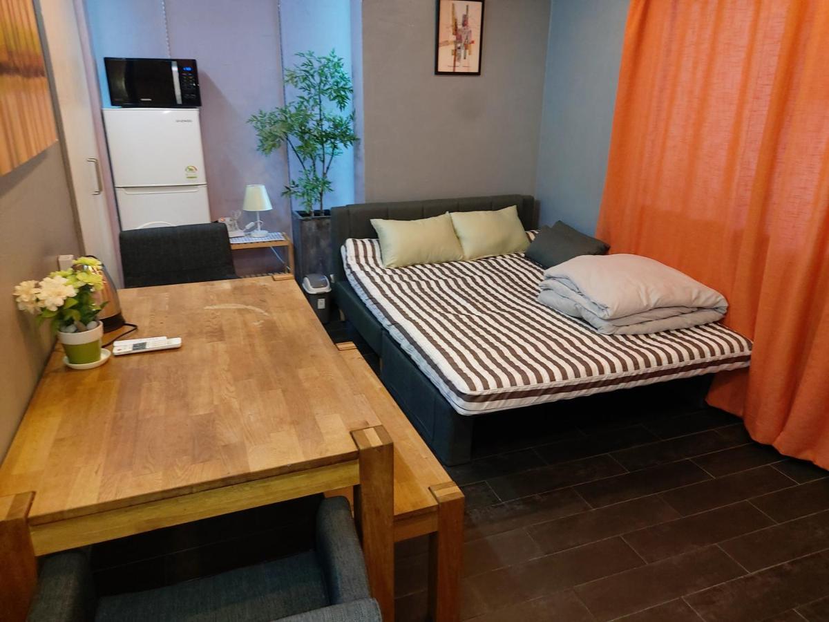 Buzz Guesthouse Hostel Seoul Exterior photo