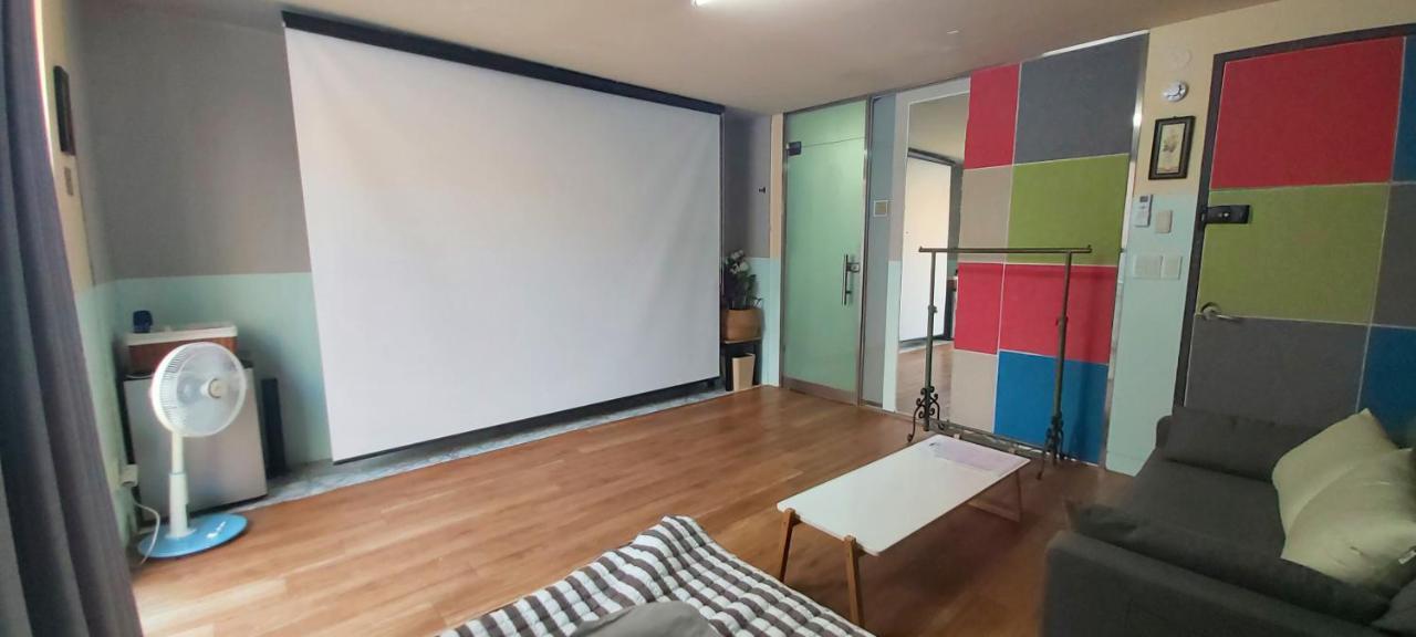 Buzz Guesthouse Hostel Seoul Exterior photo